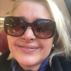 Meet your Posher, Elena